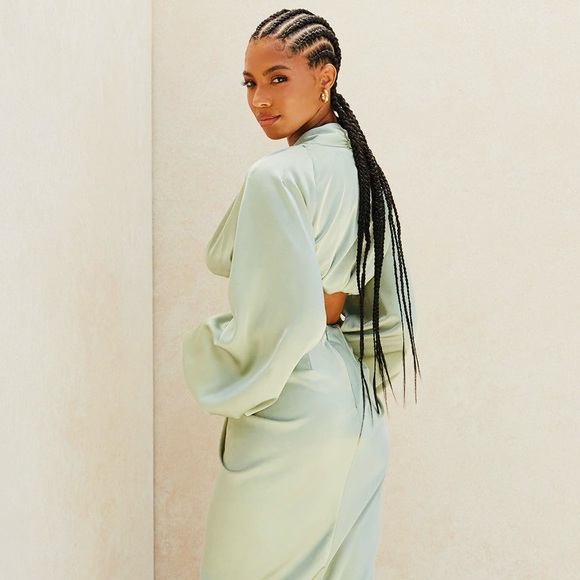 NWT.  Draped High Low Slit Skirt Set In Light Green. - Picture 4 of 6